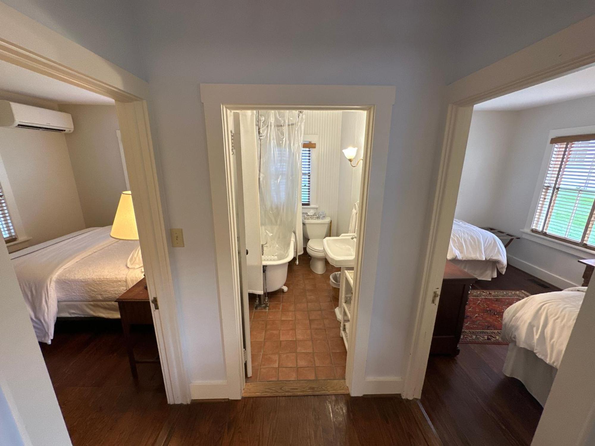 The 1708 House Bed and Breakfast Southampton Eksteriør billede