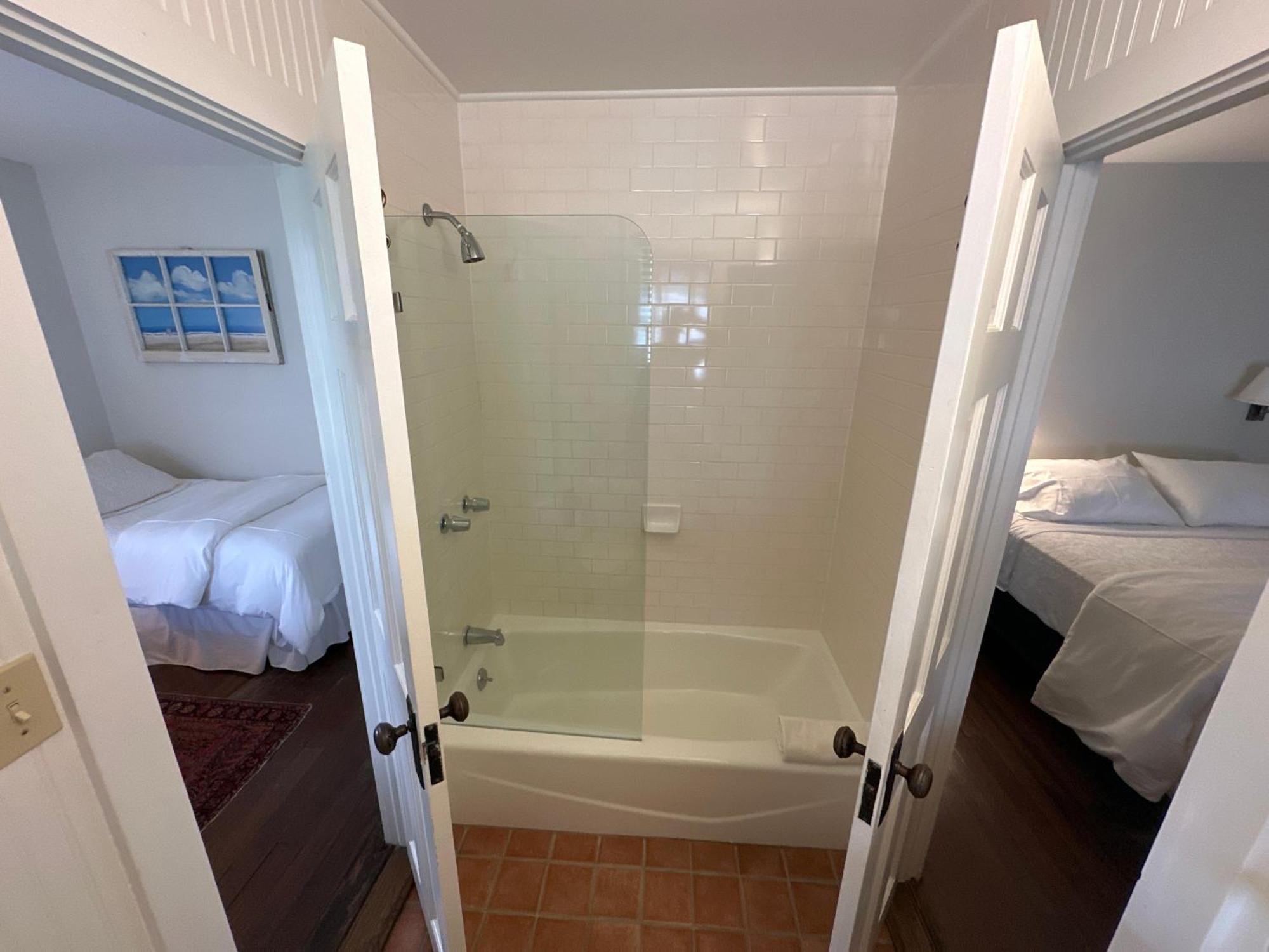 The 1708 House Bed and Breakfast Southampton Eksteriør billede