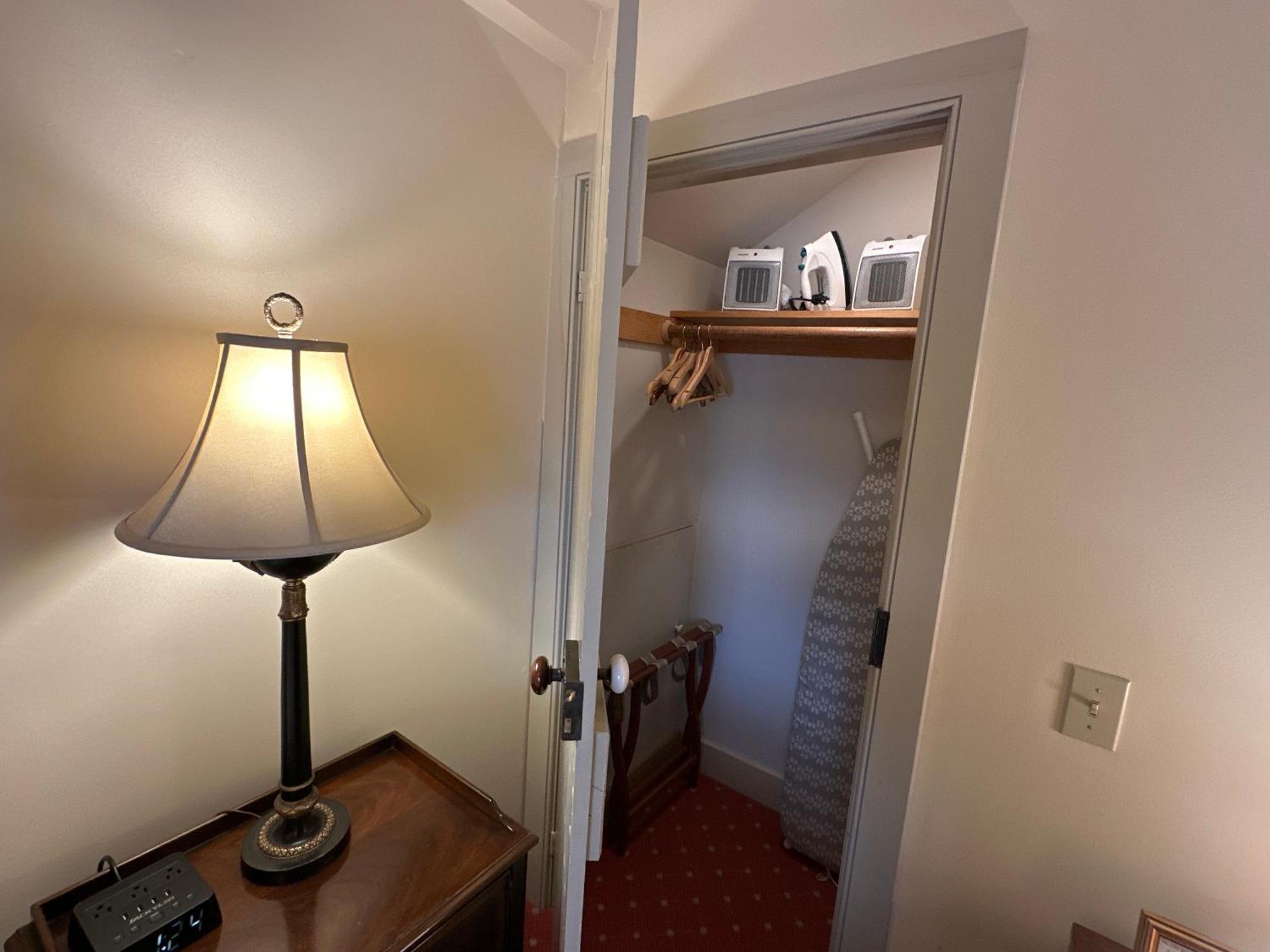 The 1708 House Bed and Breakfast Southampton Eksteriør billede