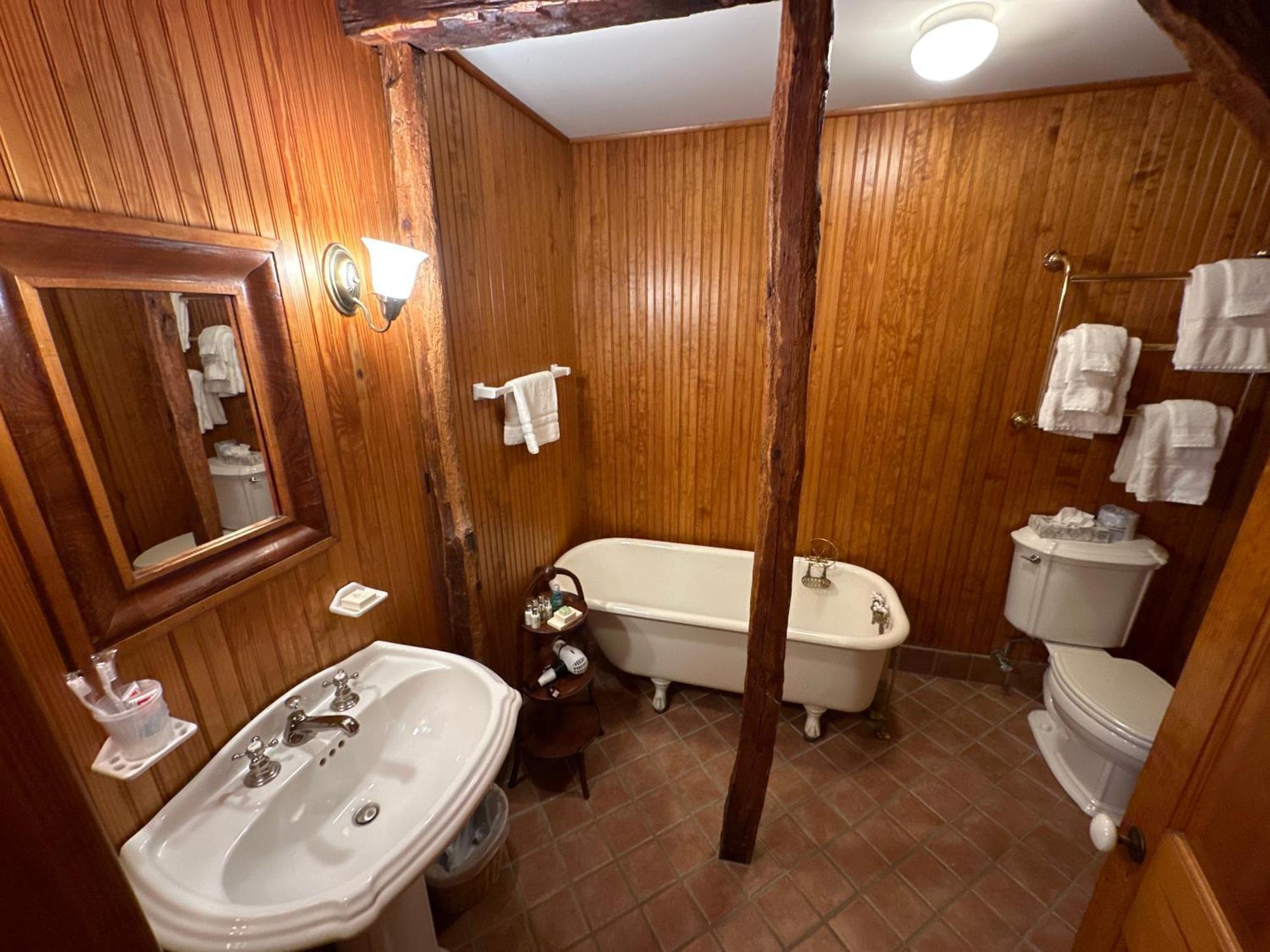 The 1708 House Bed and Breakfast Southampton Eksteriør billede