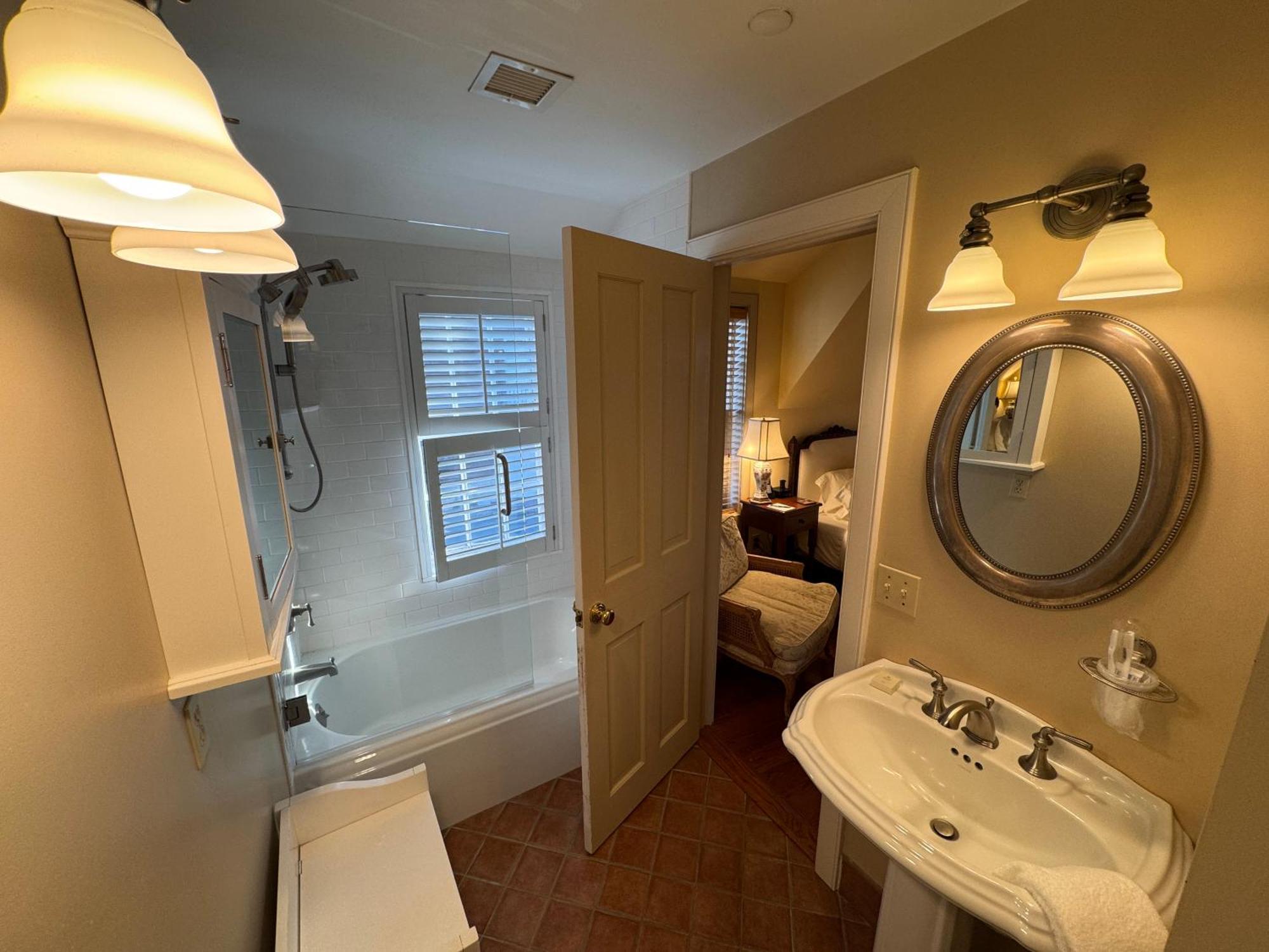 The 1708 House Bed and Breakfast Southampton Eksteriør billede